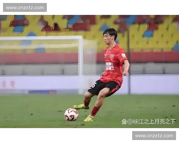 新晋归化国脚杨明洋的欧式防守风格，可能为国足中场注入急需的硬度与战术纪律